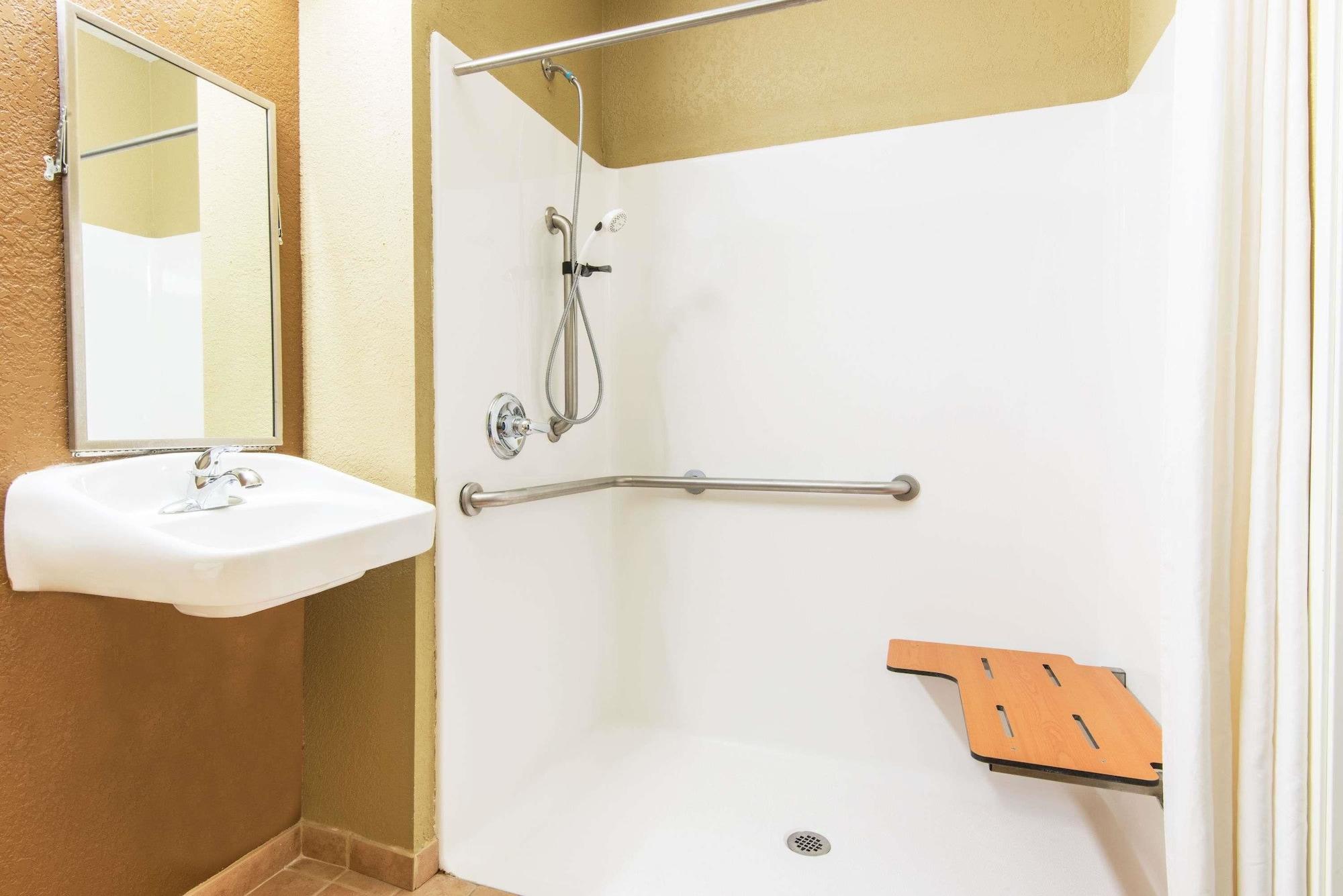 Microtel Inn And Suites Montgomery Exteriör bild