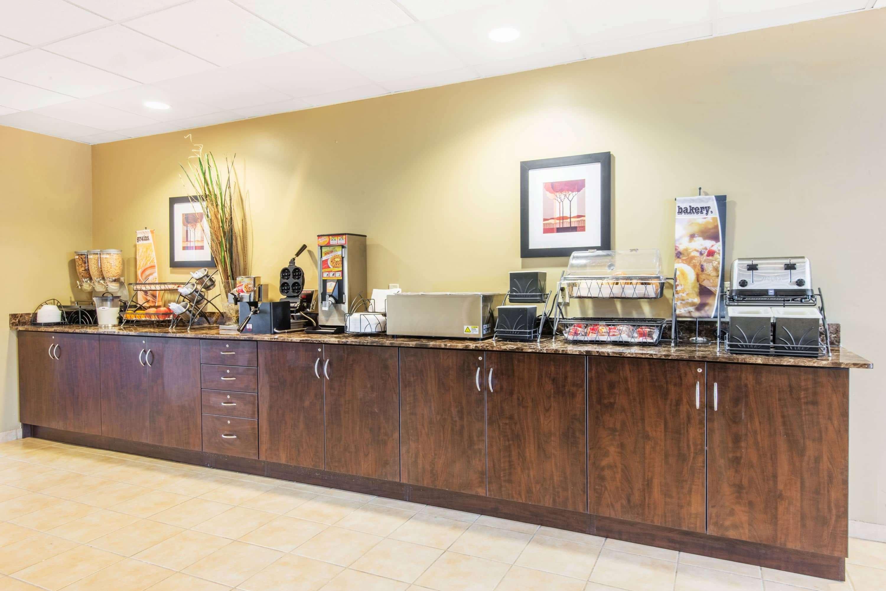 Microtel Inn And Suites Montgomery Exteriör bild