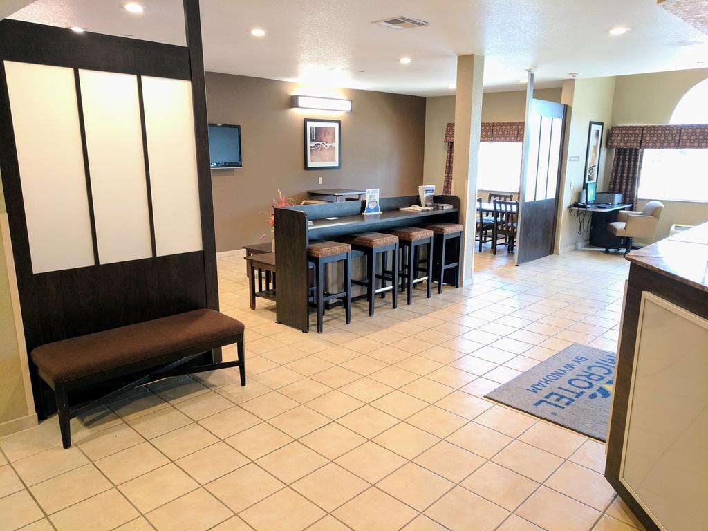 Microtel Inn And Suites Montgomery Exteriör bild