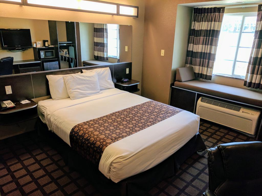 Microtel Inn And Suites Montgomery Exteriör bild